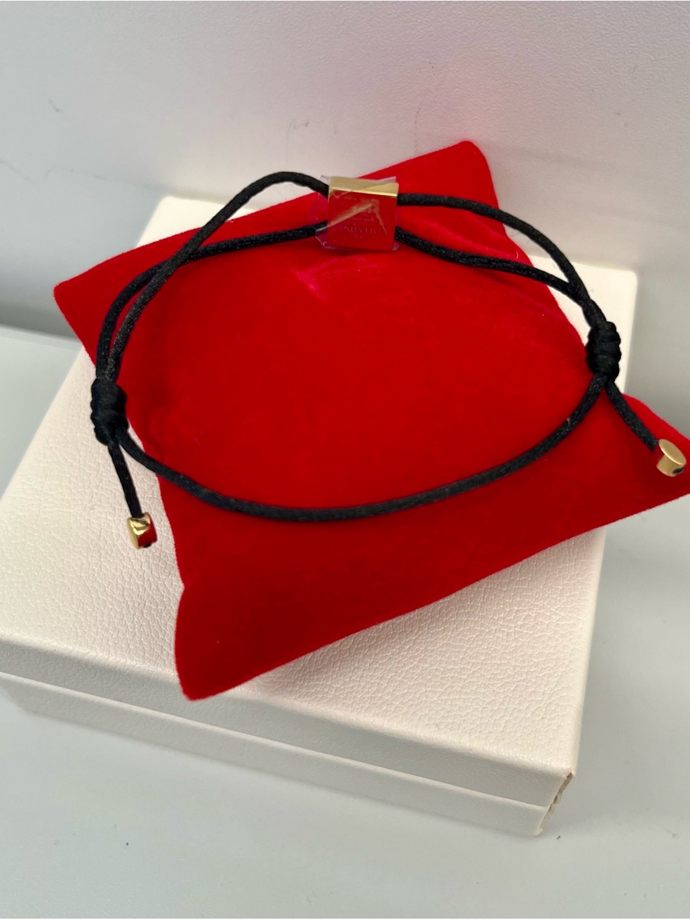 NWT - Valentino Garavani Roman Stud Cord Bracelet - Friends of the House - Gift - Picture 8 of 11